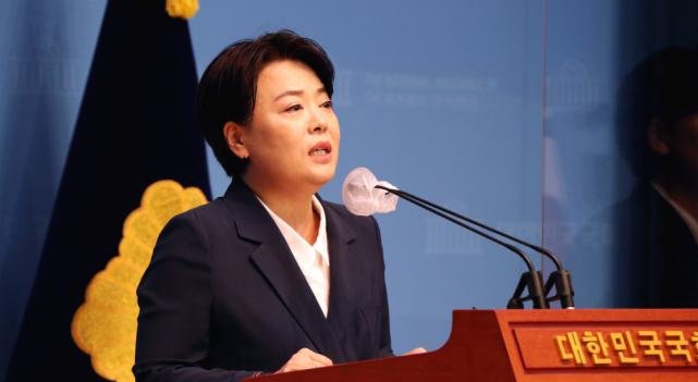  윤희숙이 사퇴해야 사는 국민의힘, 남아있어야 사는 민주당.