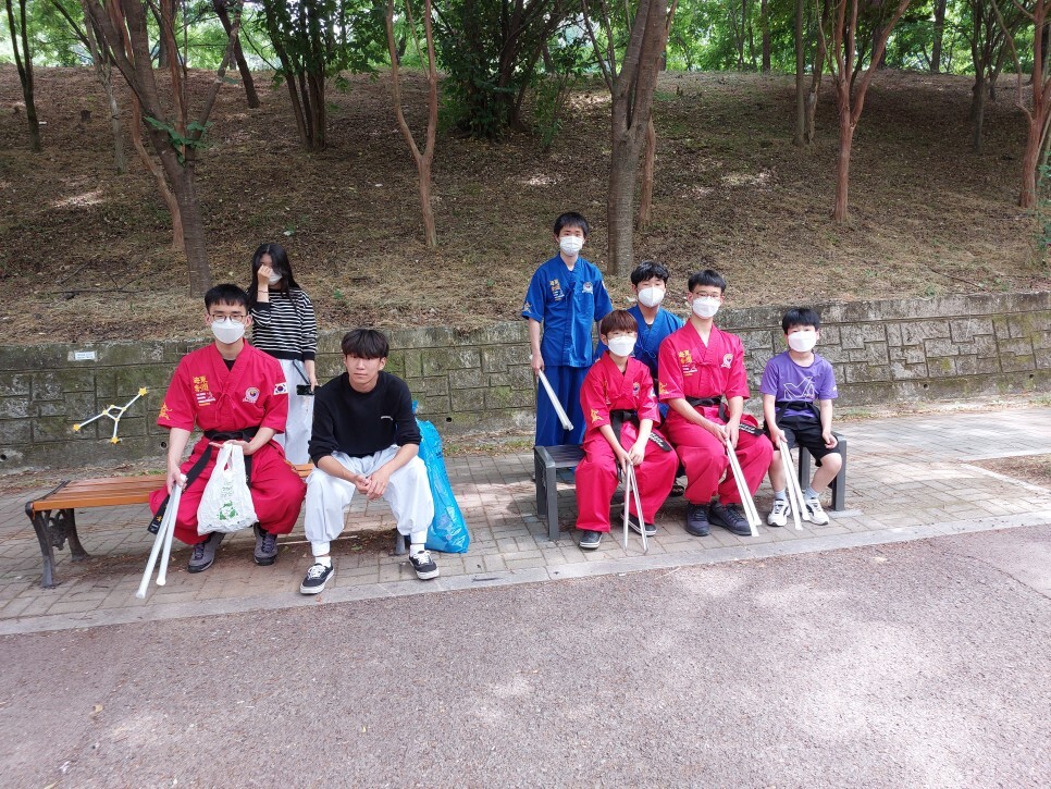  인성바른 청소년들의 올바른 봉사생활 (5.28)
