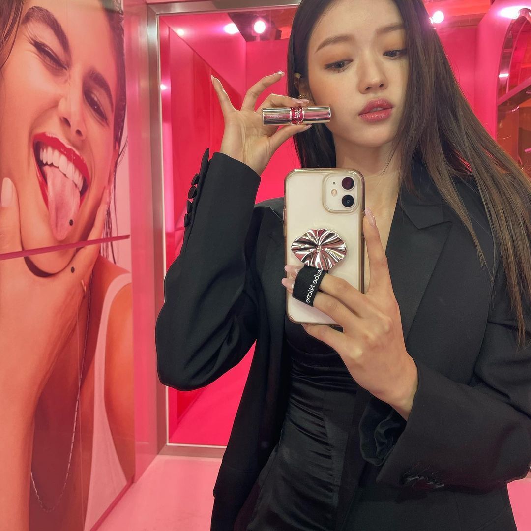  오마이걸 유아 입생로랑 사진모음