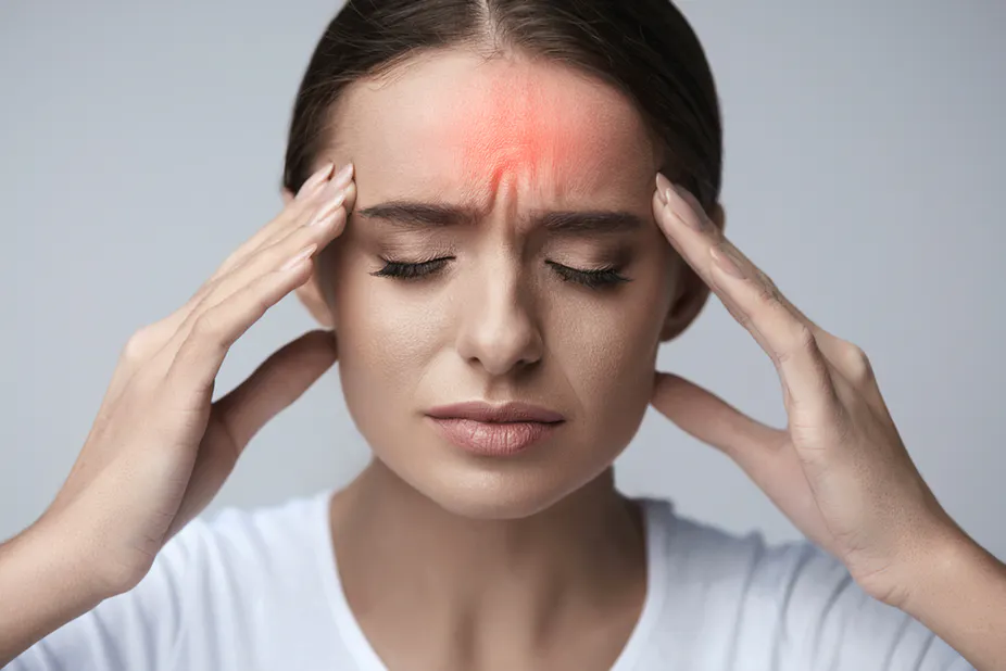 두통 원인은 무엇일까? 눈과 목의 문제일수도 있다.
