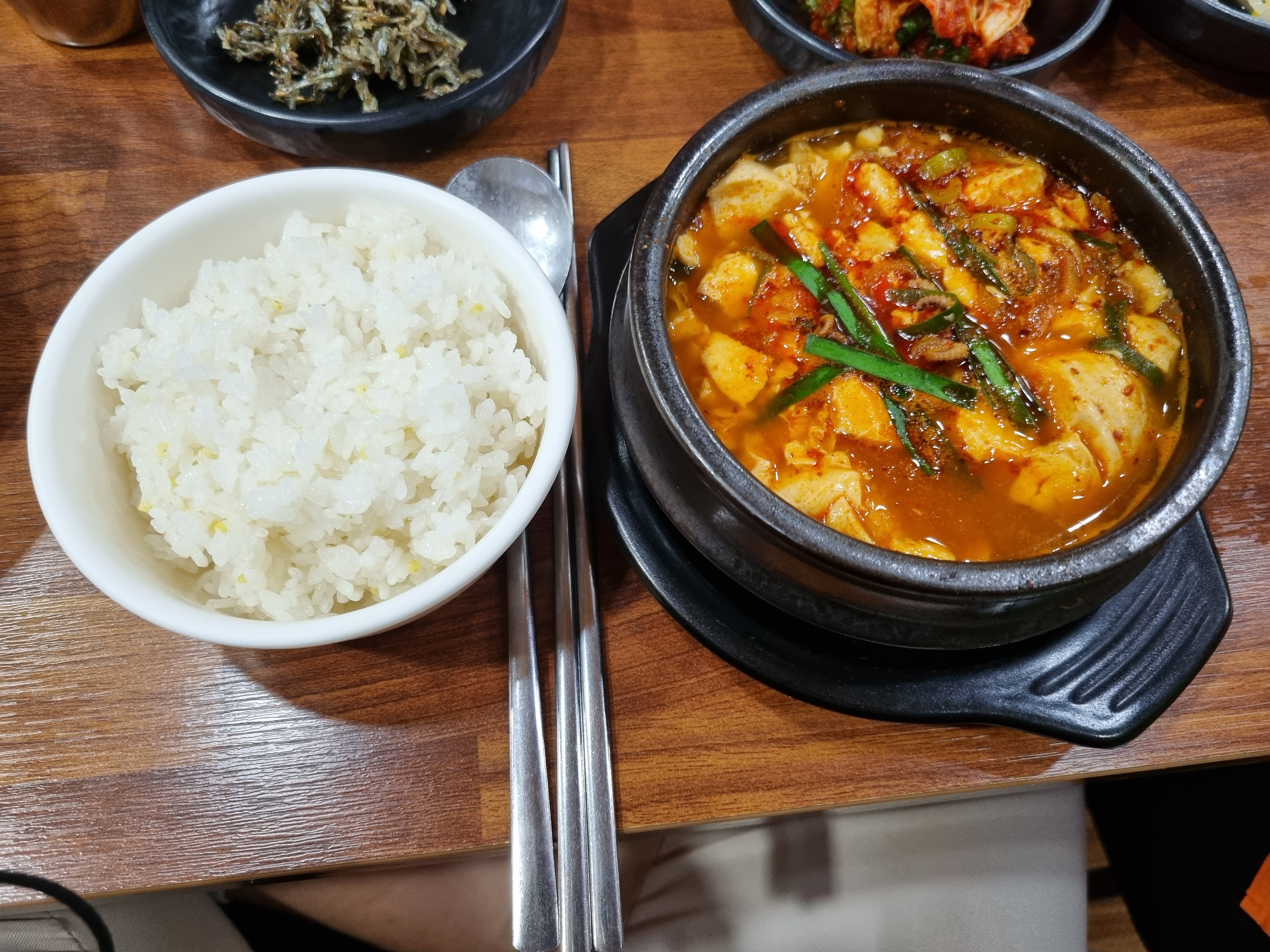  청주 가경동 순두부찌개 맛집 가경시장 재근이네