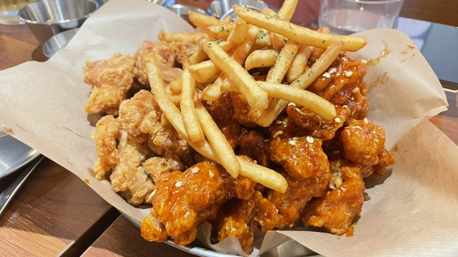 신림역 치킨 떡볶이 맛집 