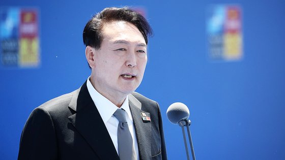 나토에 찍힌 대한민국 : 멀어지는 글로벌 리더