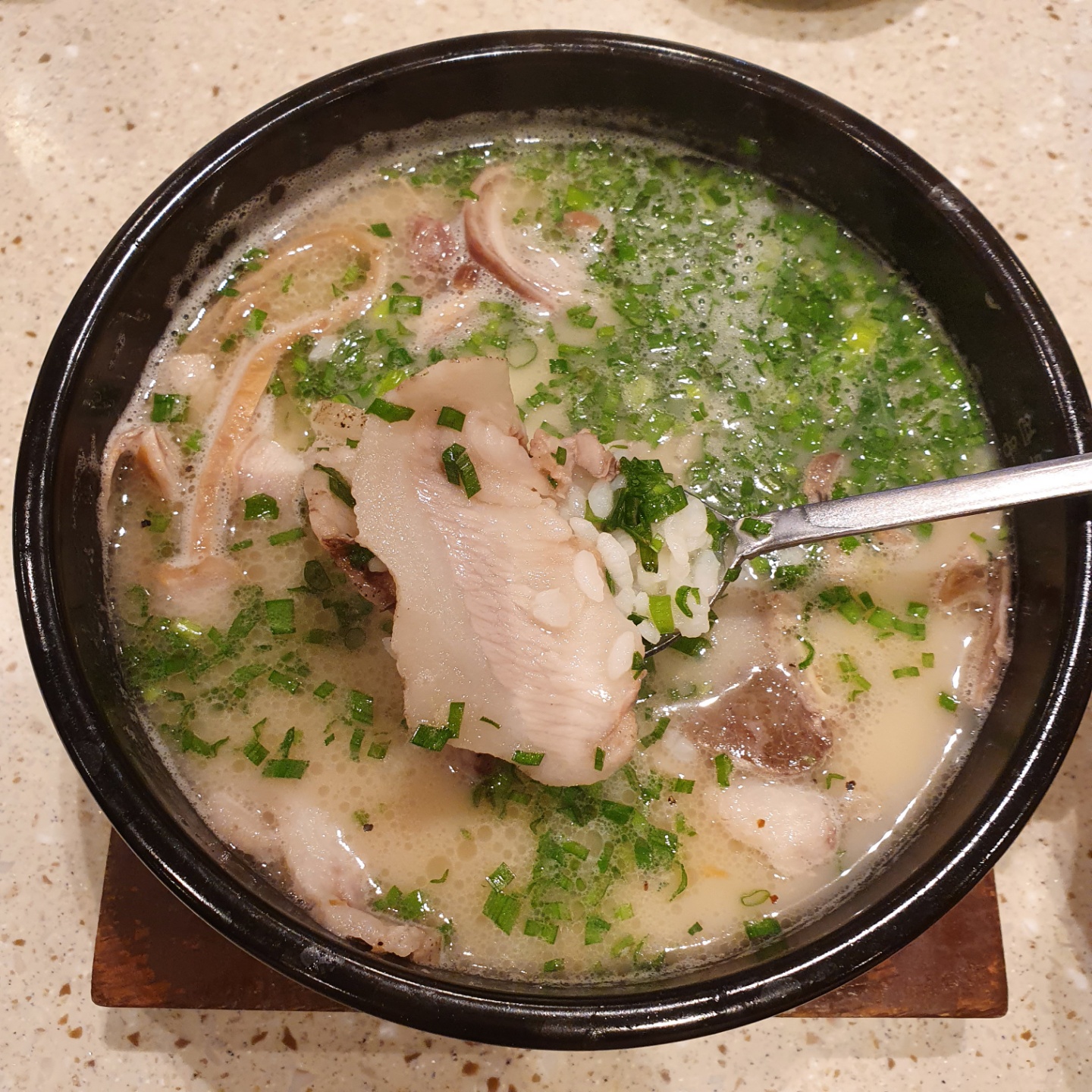  종각/광화문 맛집 리뷰 : 서울로 올라온 부산식 국밥집, '엄용백 돼지국밥 종각점'