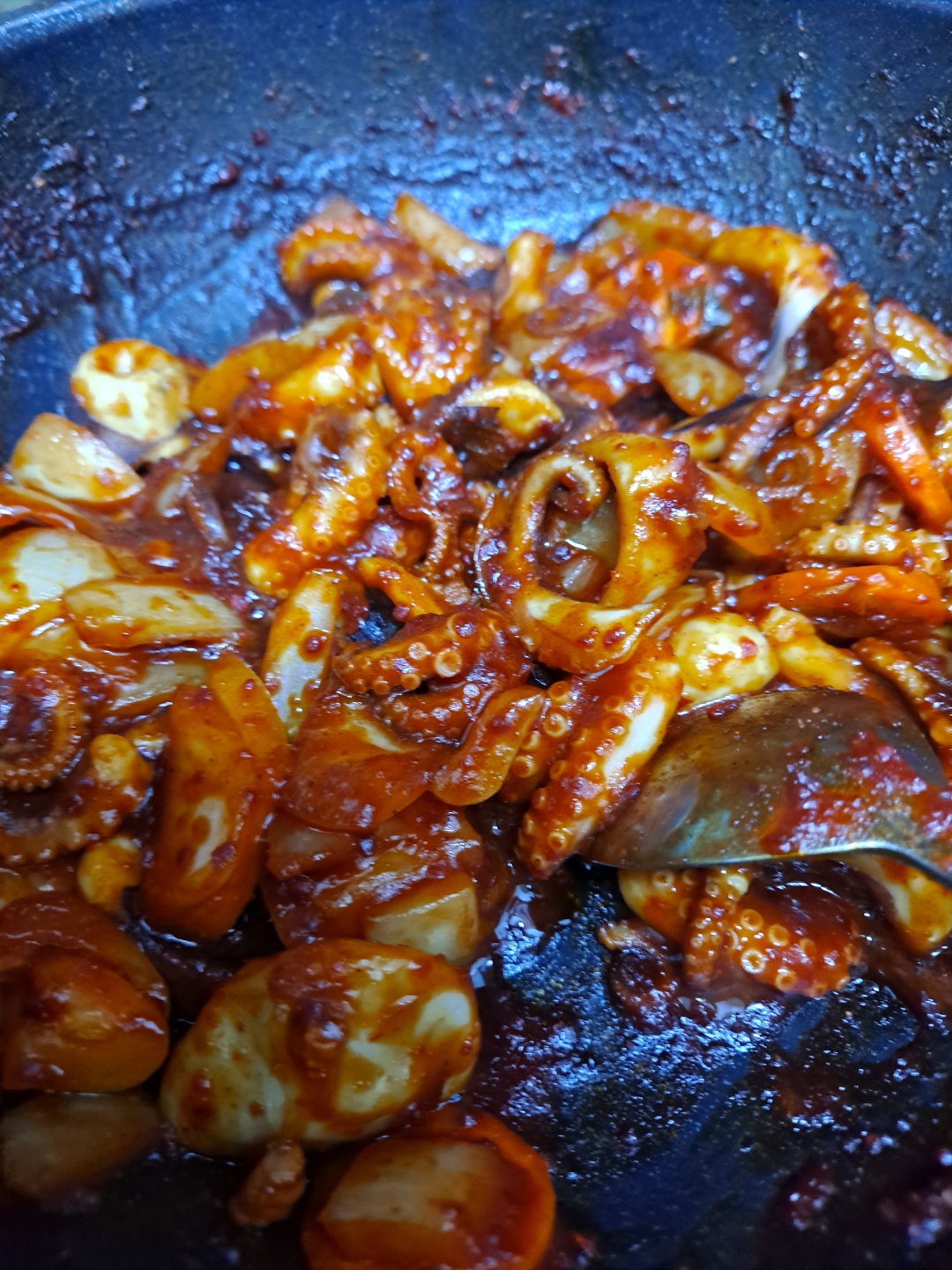  직접 낚시로 잡은  쭈꾸미볶음