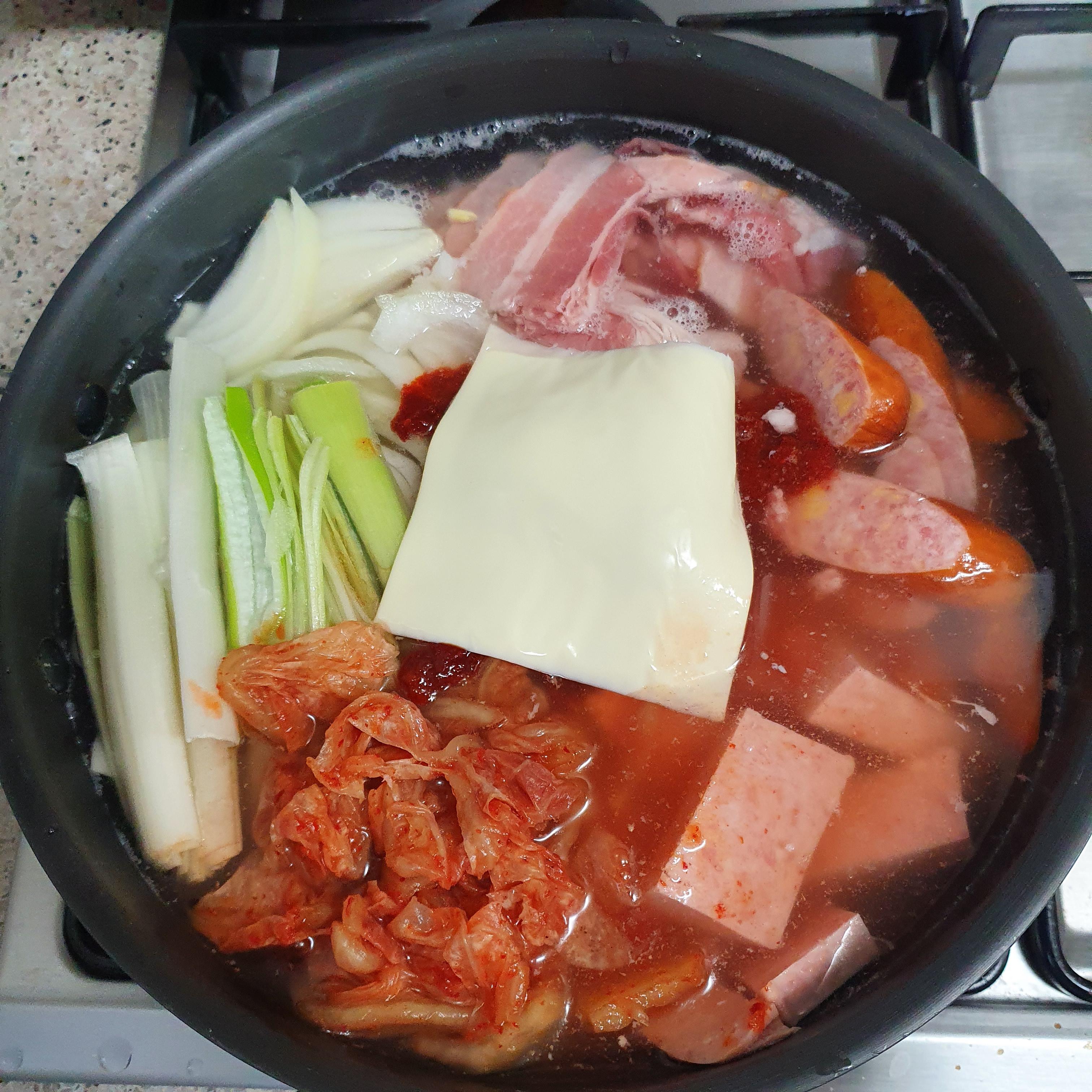  부대찌개맛있게끓이는법 부대찌개황금레시피를 알아보자 [부대찌개양념장만드는법]