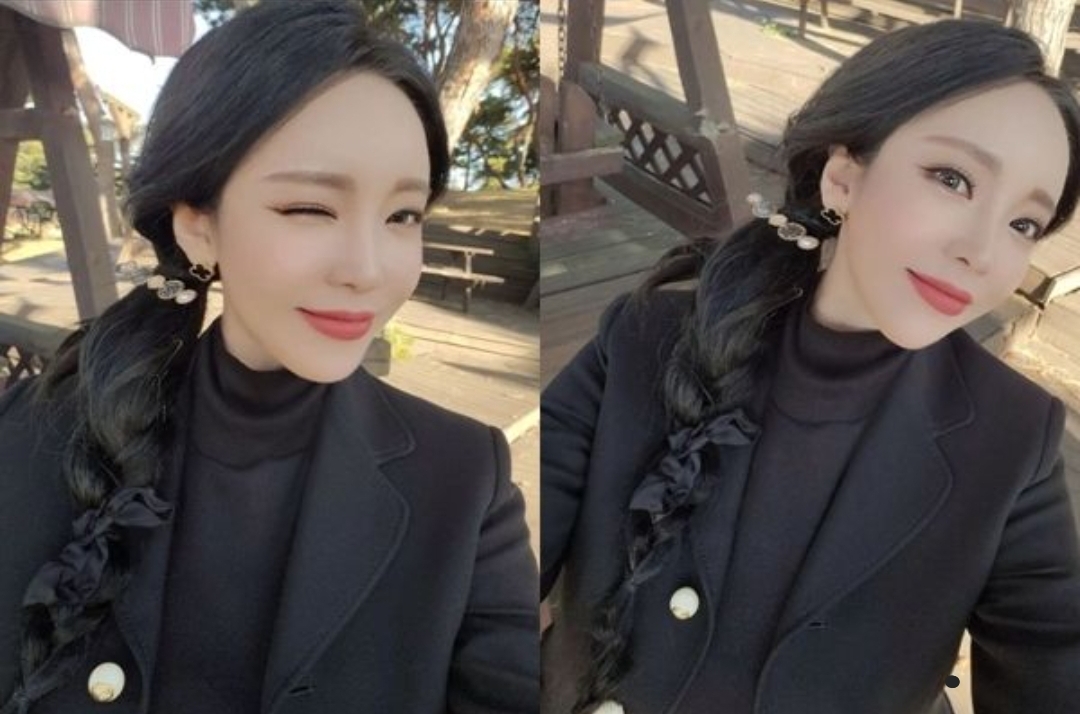  홍진영, 살짝 달라진 인상…더 날렵해진 '브이 라인' 눈길