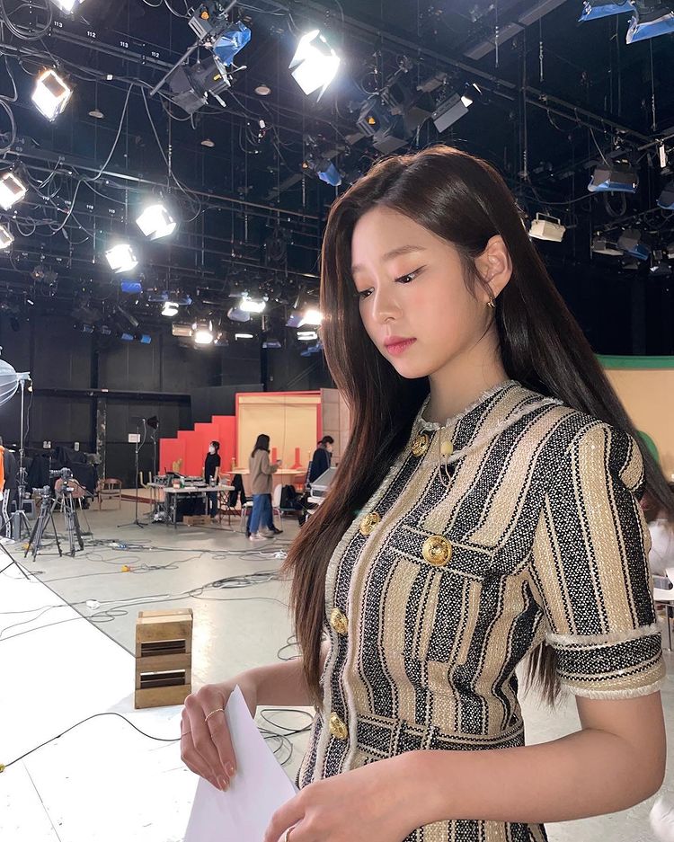  220320 김민주 인스타 원본
