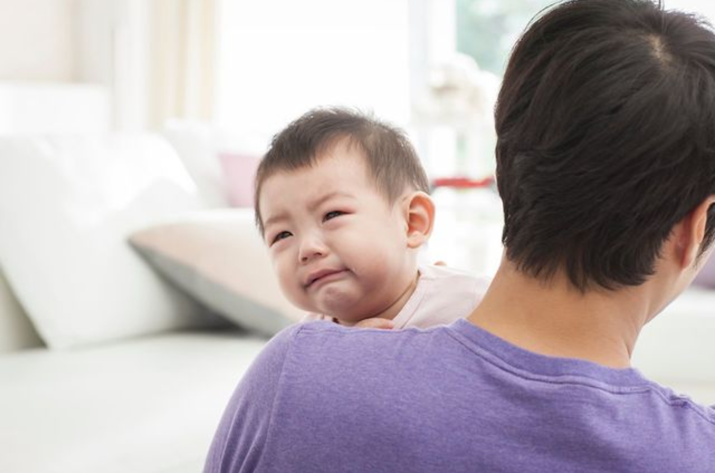 아이의 낯가림 시기 대처하는 방법