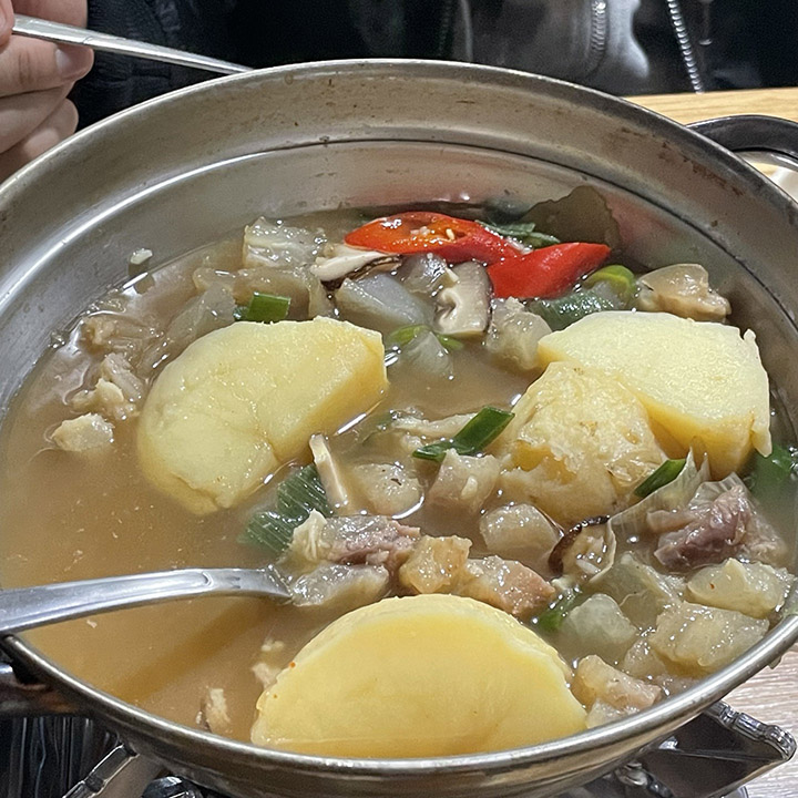  50년 세월이 들어있는 인천 노포 대전집 스지탕 신포동 맛집