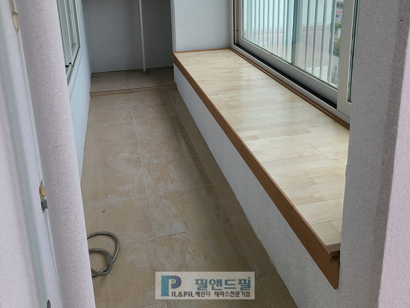  양주시 삼숭동 양주자이아파트 베란다 화단덮개 화단꾸미기 수납창고  셀프화단덮개 자작나무화단덮개 화단덮개비용 화단데크 필앤드필