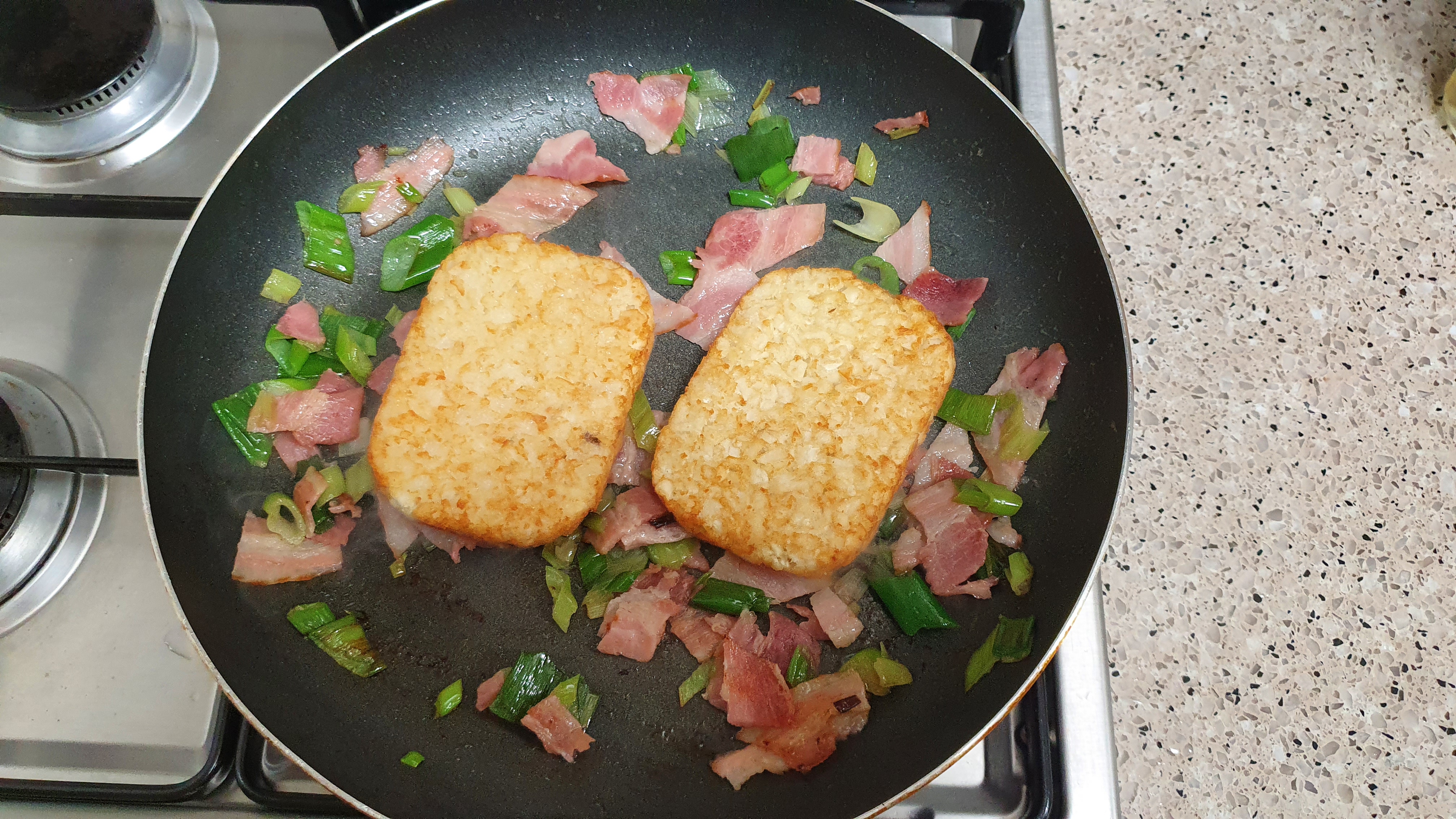  베이컨볶음밥 맛있게 만드는 법 해쉬브라운으로 간편하게