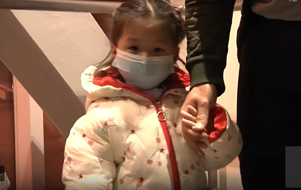  프랑스, 두번째 전세기로 송환