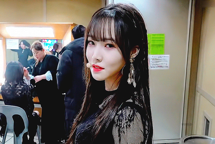 [연예] [움짤]             유주 (최유나) - 라방 등 -  와이드섬