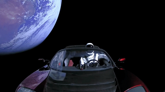 Fastest Car in Space: 테슬라와 스페이스X의 콜라보