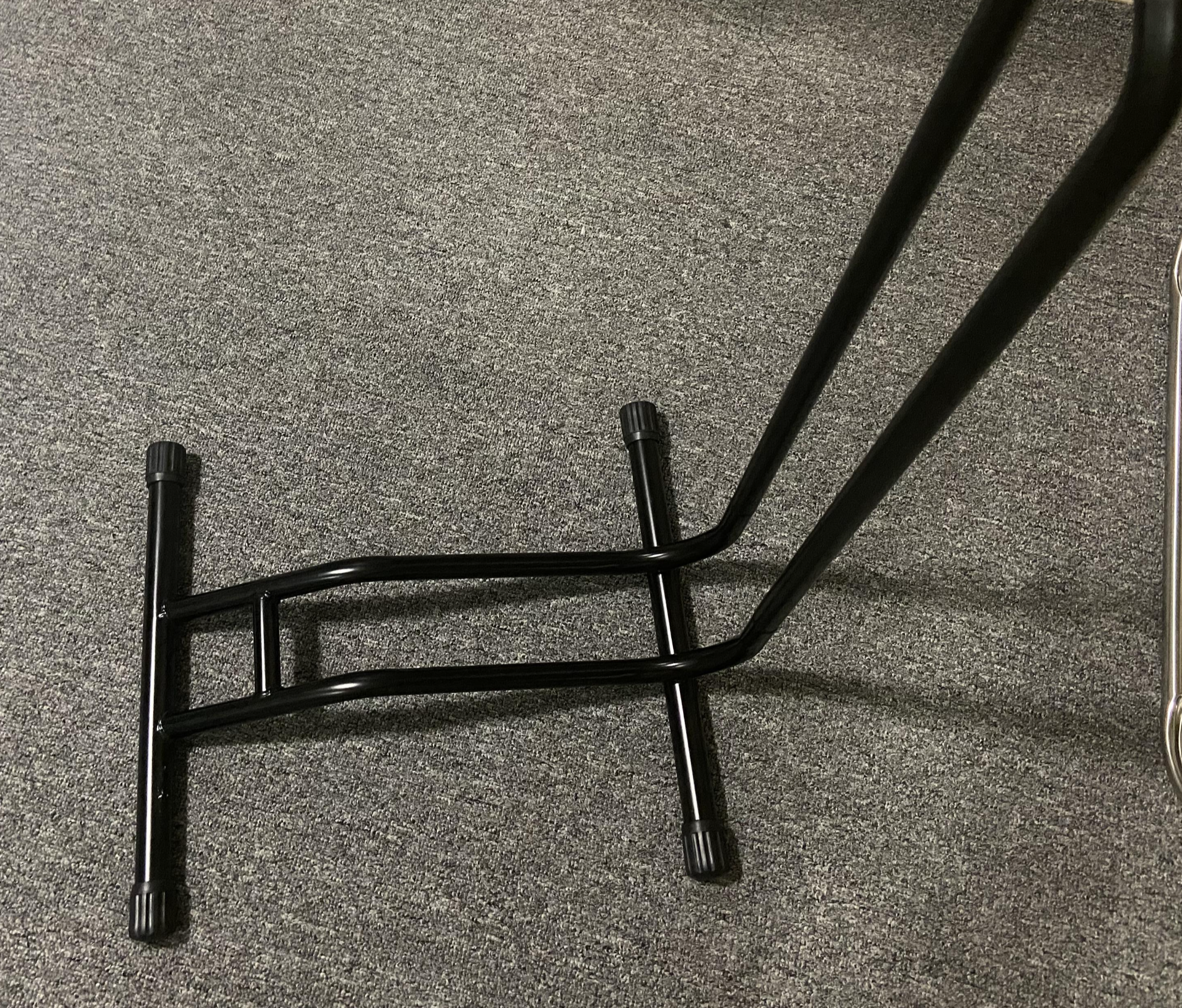  자전거 보관 실내거치대 저렴해도 튼튼하니 실내보관해요
