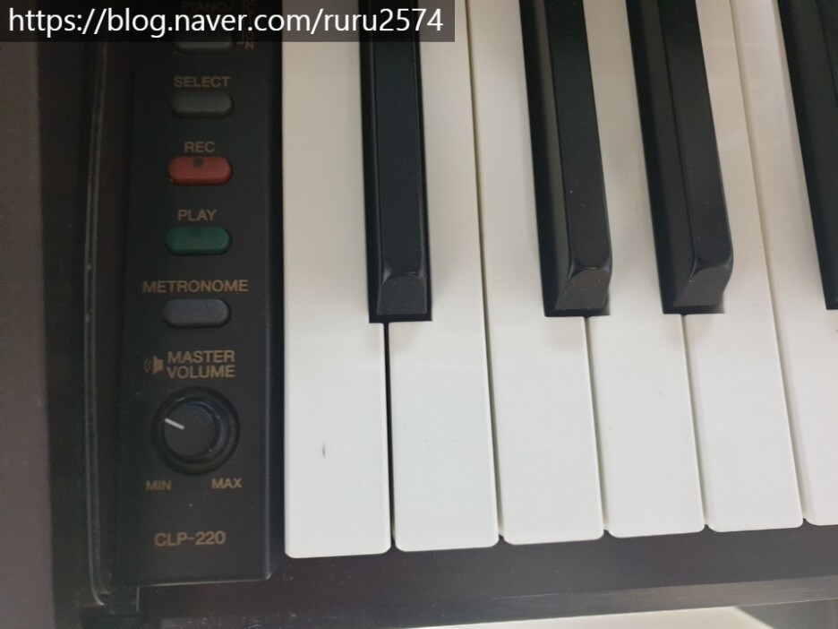 심플리피아노 설치(1) / 오래된 구형 디피(YAMAHA CLP-220)로 SIMPLY PIANO하기 위해 IPad Air까지 구매한 사연(1)