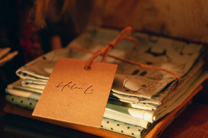  손수건 관련 꿈은 어떤 의미일까? 길몽/흉몽 총정리 (손수건으로눈물닦는꿈, 손수건잃어버리는꿈, 손수건사는꿈, 손수건으로땀닦는꿈, 손수건버리는꿈, 손수건접는꿈, 손수건줍는꿈, 손수건..