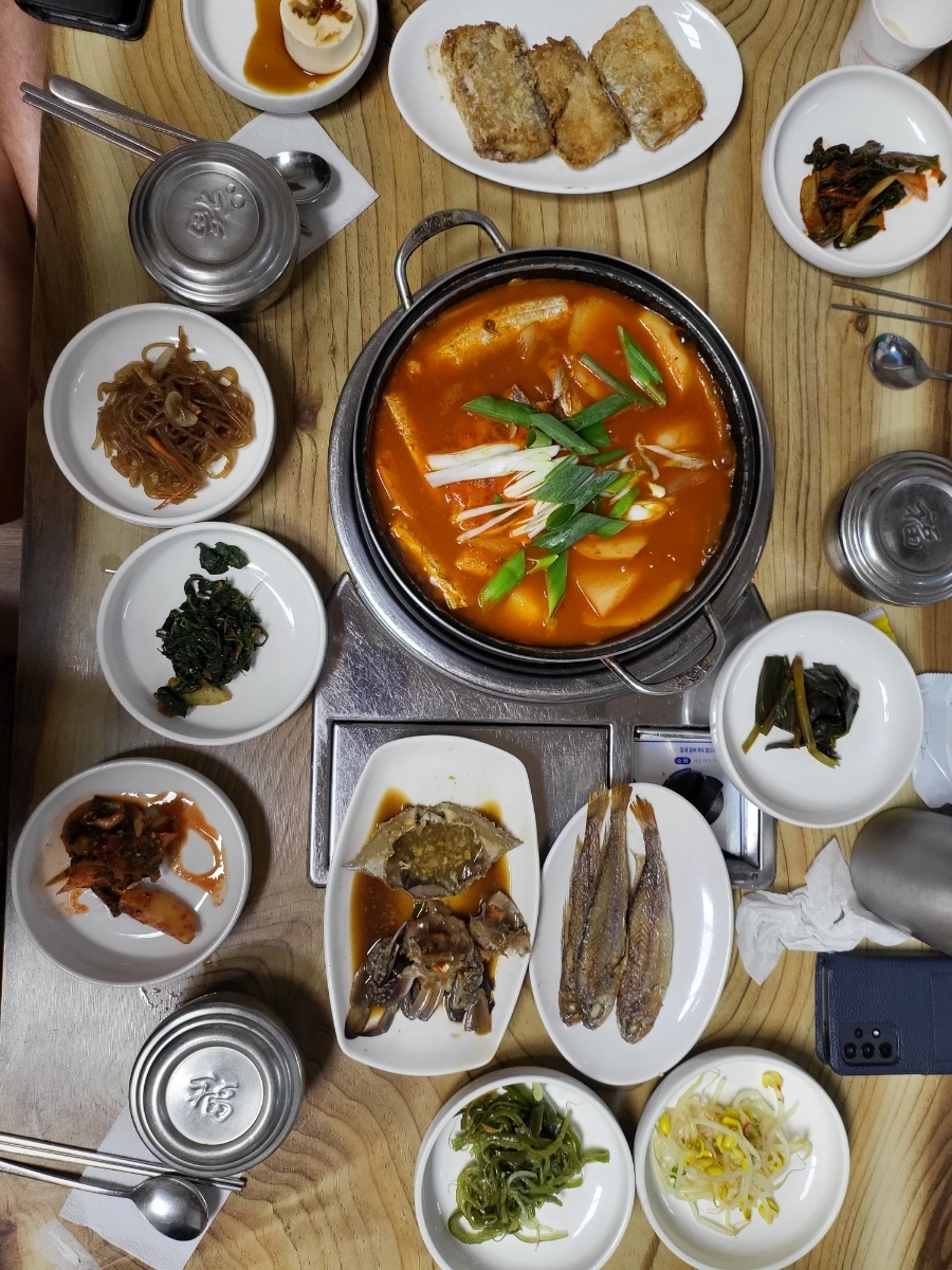  전북 군산여행 가볼 만한 곳 가족 힐링 여행 숙소 여미랑 펜션 궁전 갈치 찜 박대 구이 간장게장 맛집