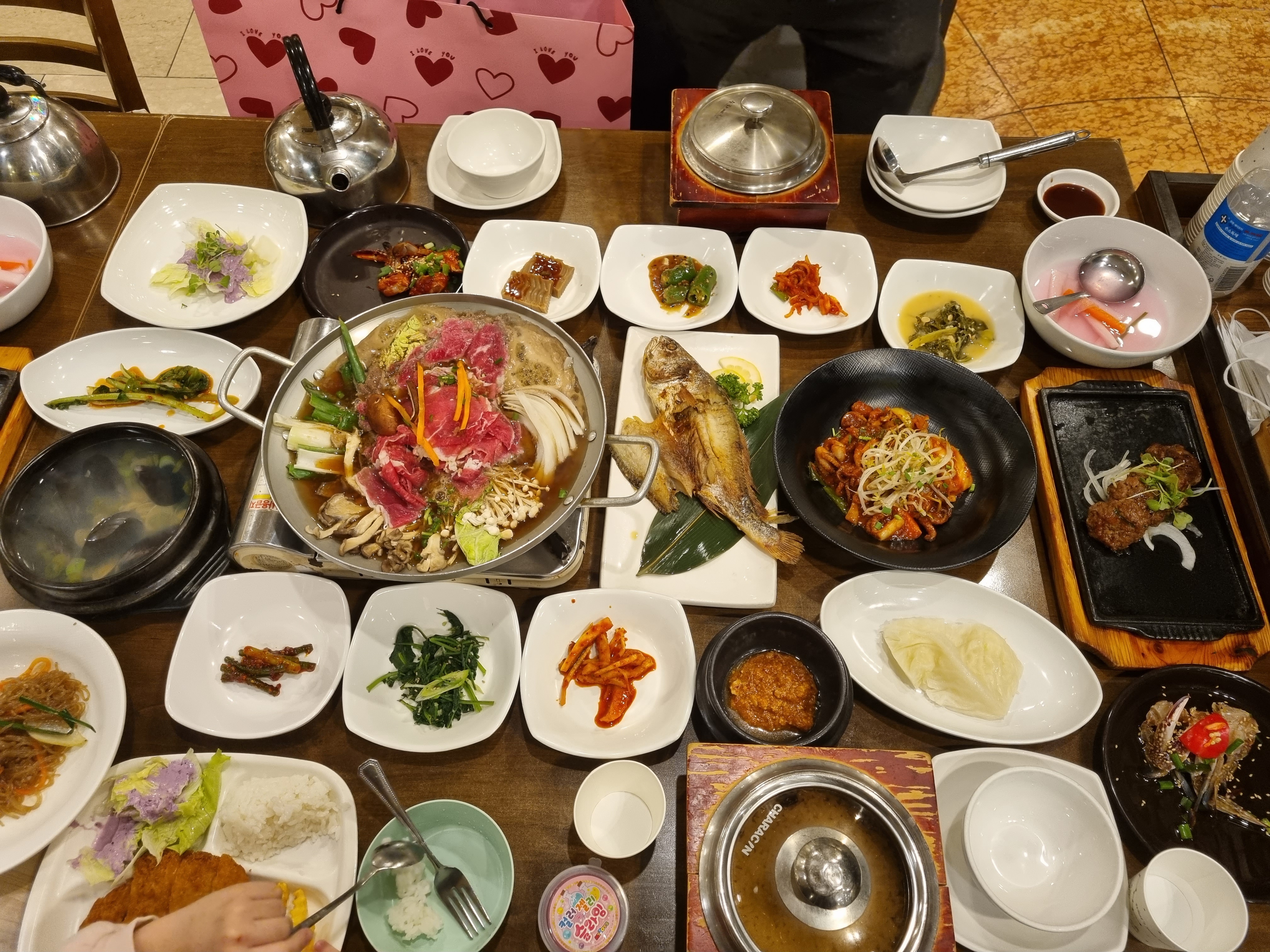 가족모임은 수라예찬에서^^