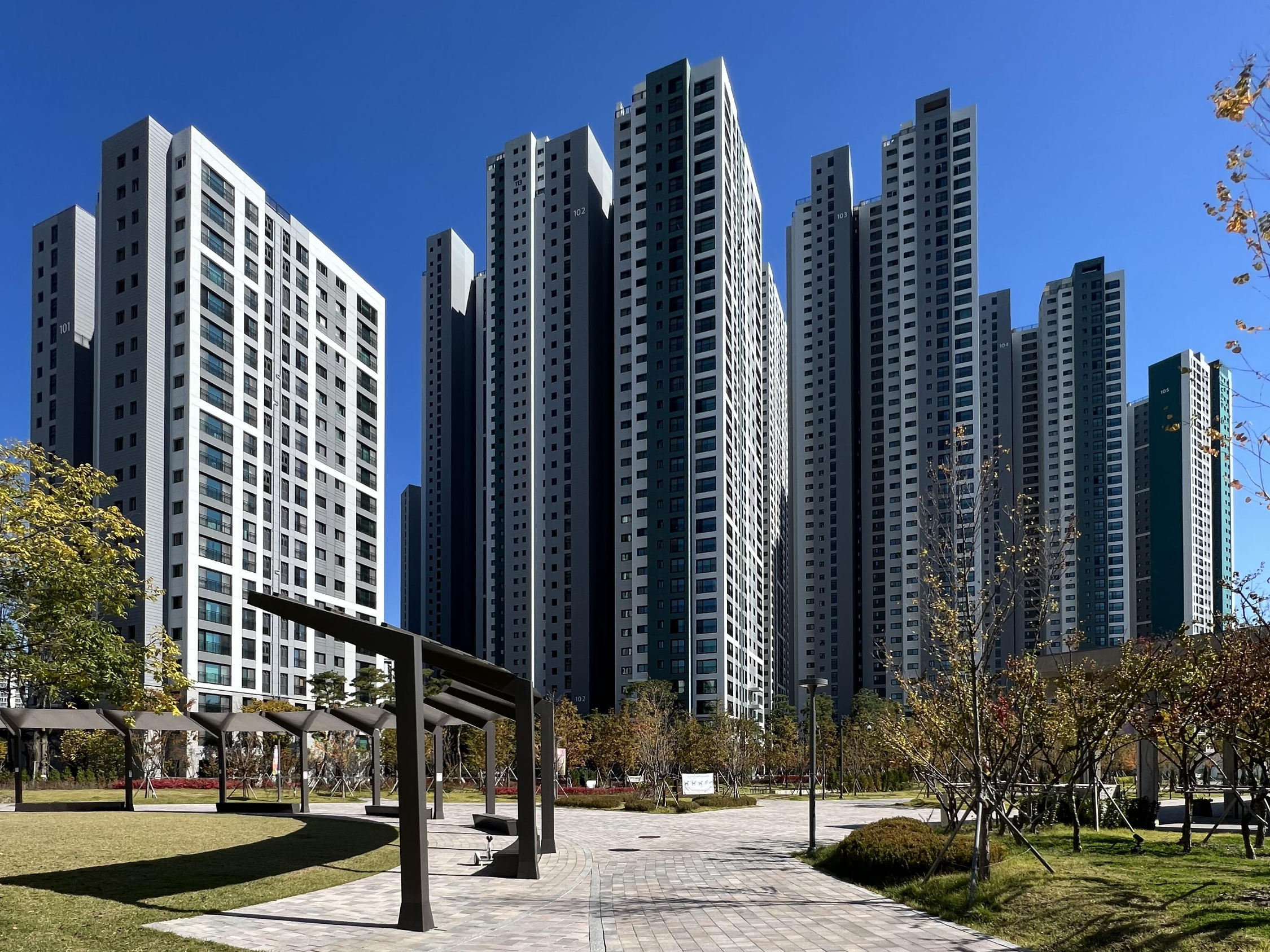  수원 정자동 아파트 화서역 파크 푸르지오