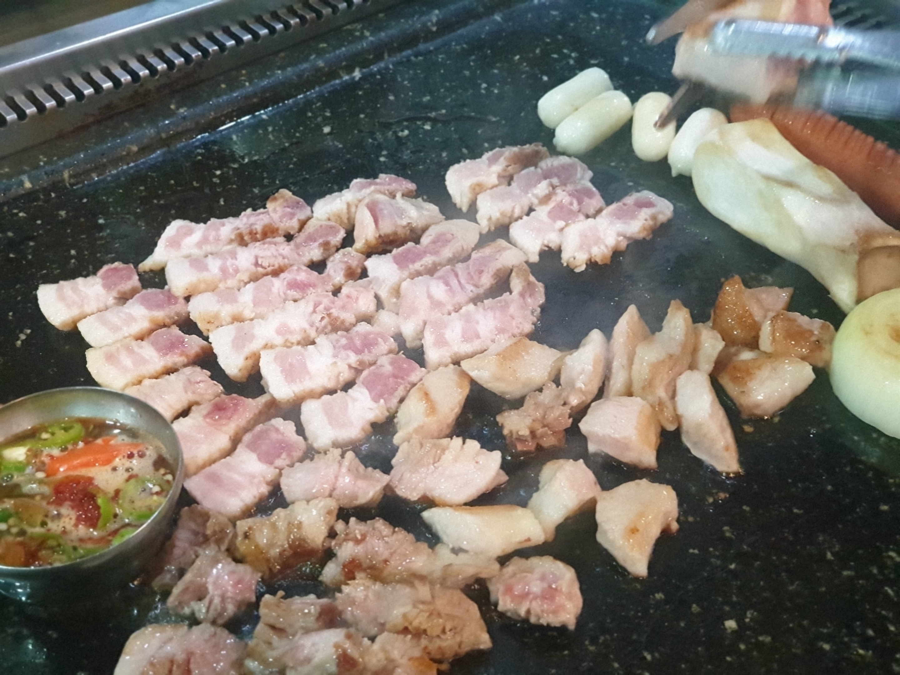  회원동맛집 - 돌판 구워주는고깃집
