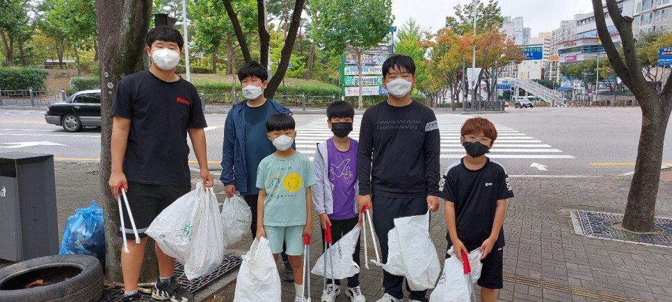  2022.10.03 | 짚봉산 환경정화봉사활동 / 염주해동검도봉사단