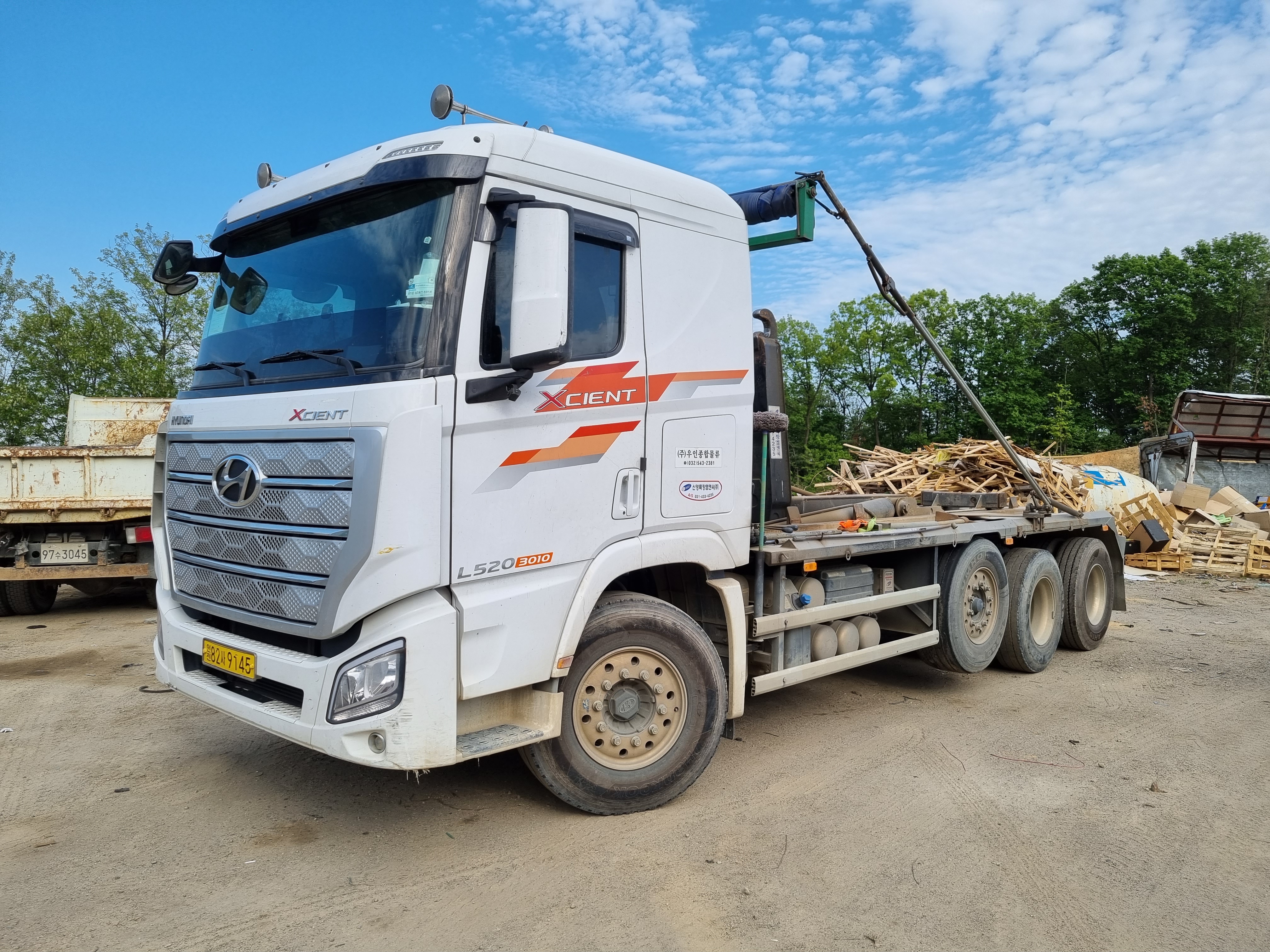  엑시언트24톤암롤 원쓰리암롤2021.3106,000km수동 리타드자동덮개장착특트럭www.specialtruck.co.kr
