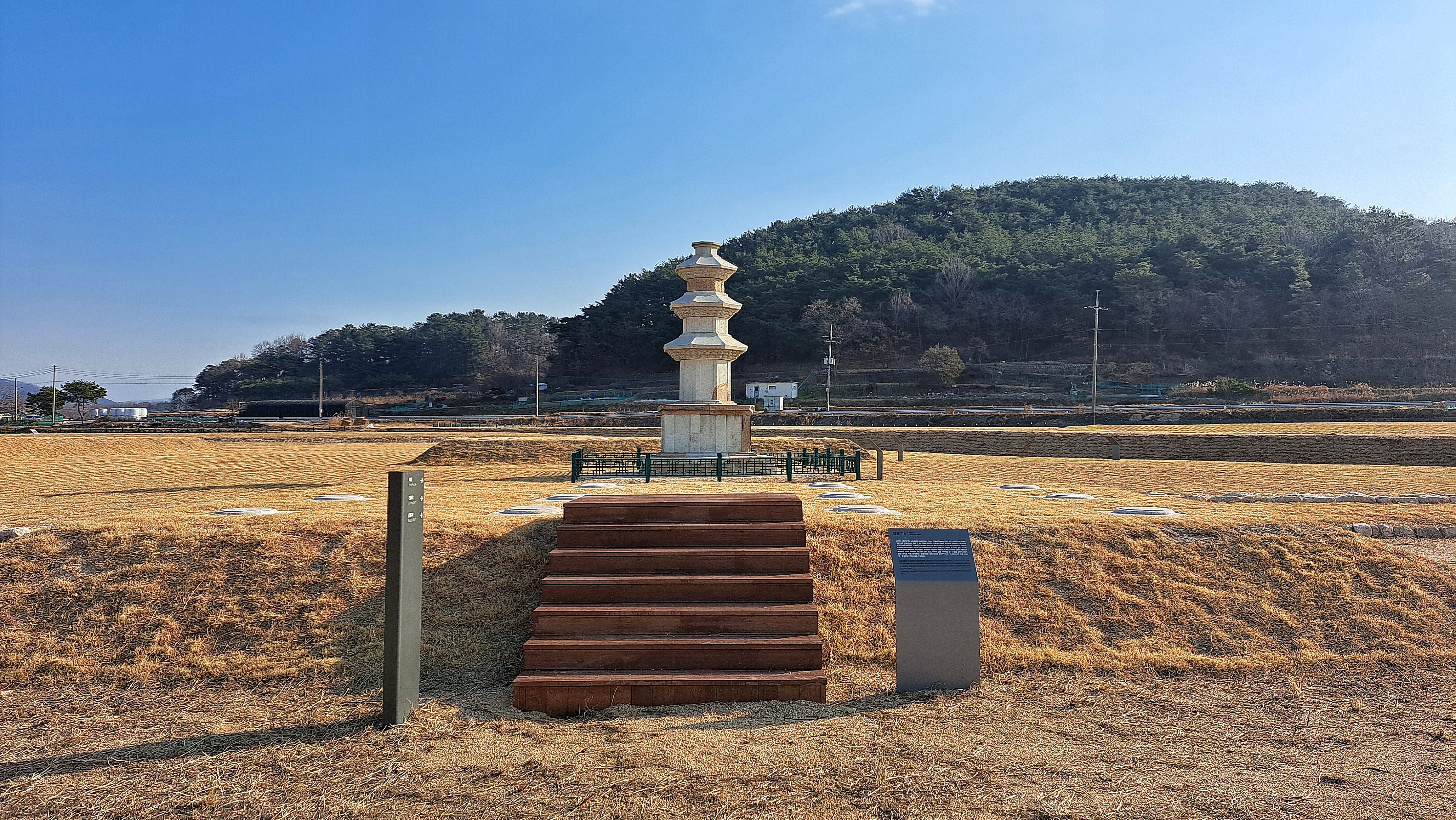  김유신과 천관녀의 경주 설화 여행지인 천관사지