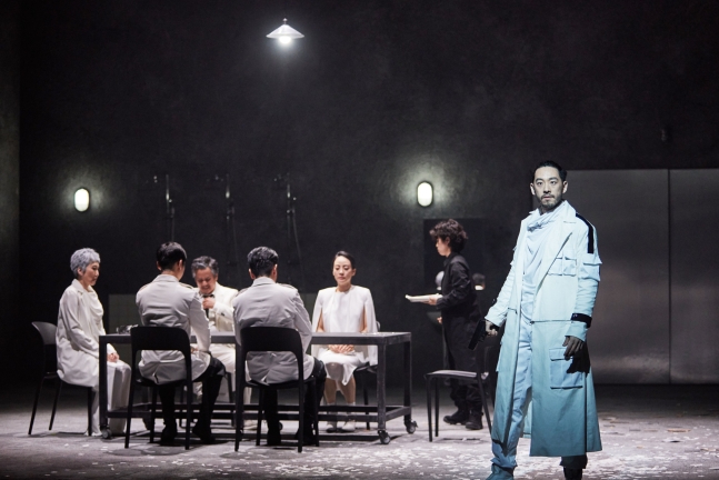  공연계, 시간 조정되고 연기되고...비상이구나.