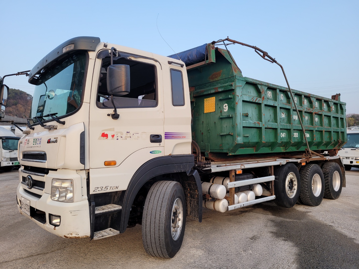  트라고암롤 23.5톤 원쓰리암롤 366,000km 2009년식 박스포함 특트럭