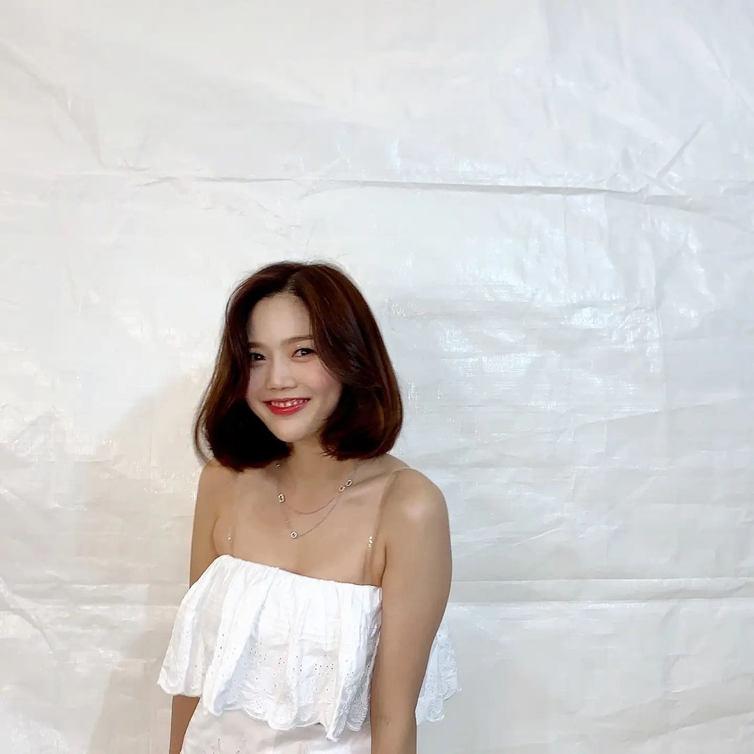  오마이걸 효정 연말 드레스 사진모음