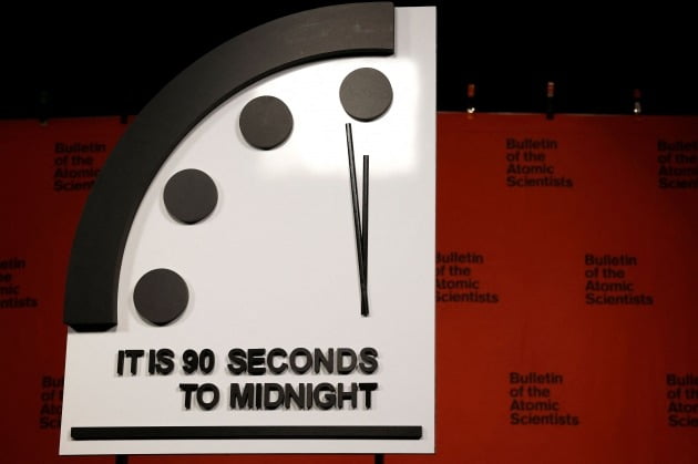 둠스데이 시계, 지구 종말까지 남은 시간 “90초”