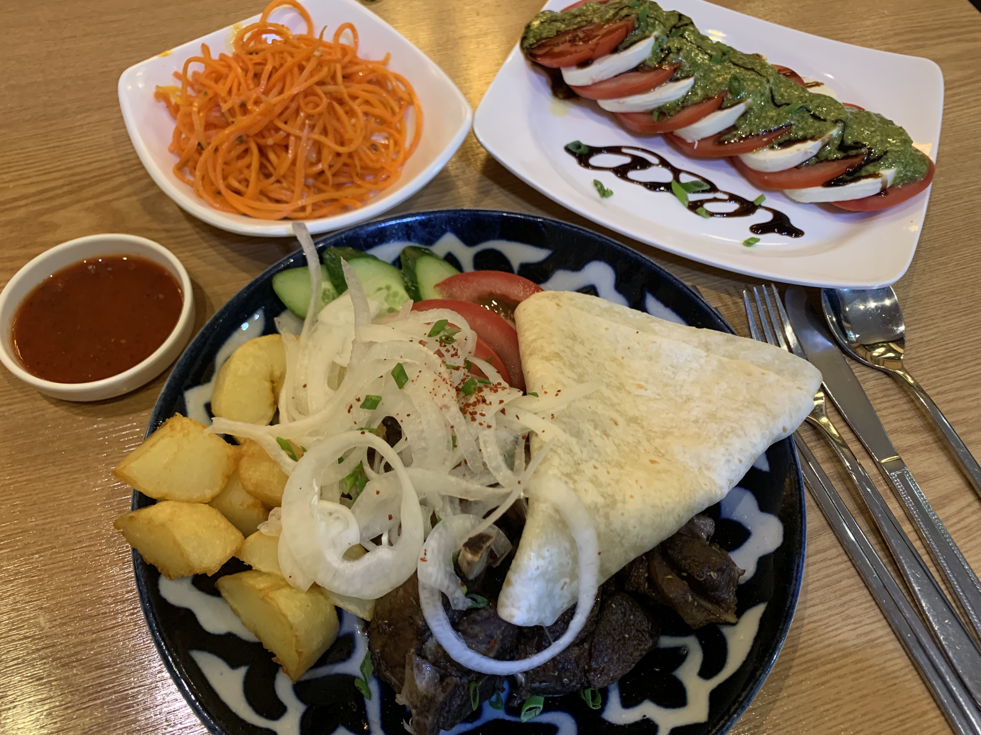  인천 연수동 함박마을 중앙아시아/러시아 식당 차이하나(ЧAйXAHA)
