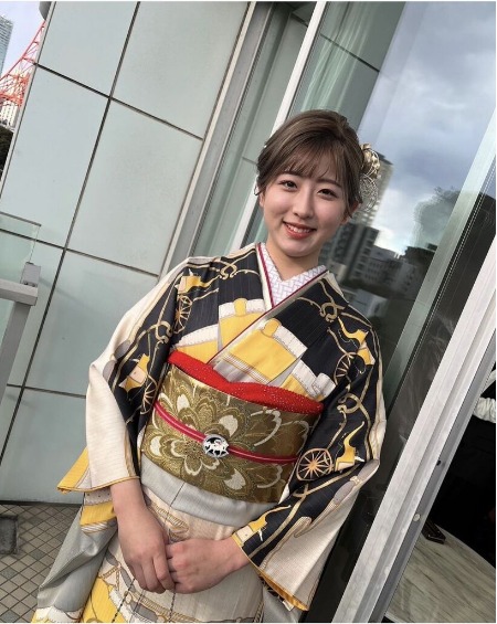 말들한테 사랑받는 JRA 화제의 스시녀 일본 여성 경마 기수 이마무라 세이나(今村聖奈)