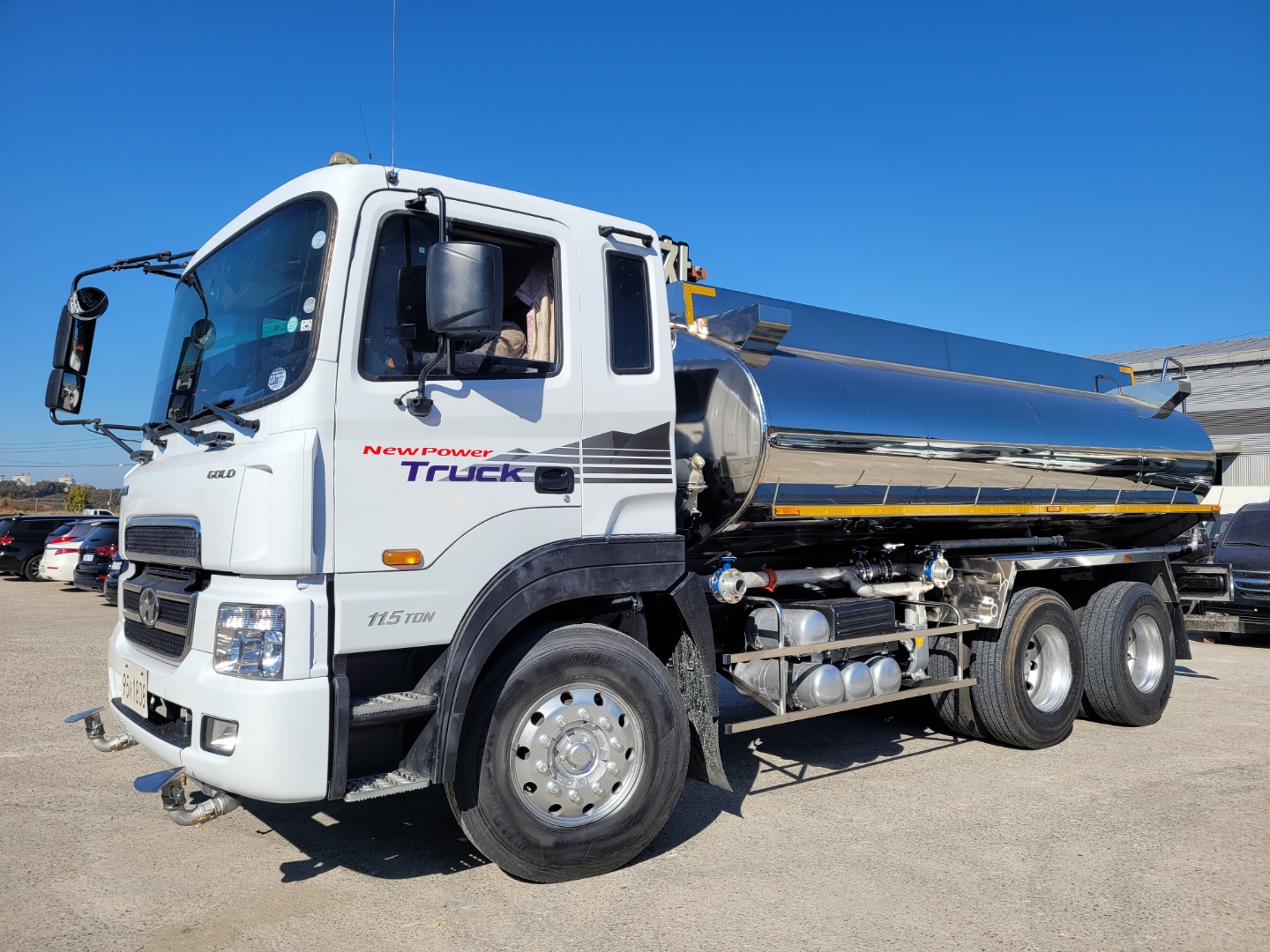  현대 16톤물차16톤살수차스텐탱크 15,000L05년2월787,232Km신규제작특트럭 www.specialtruck.co.kr
