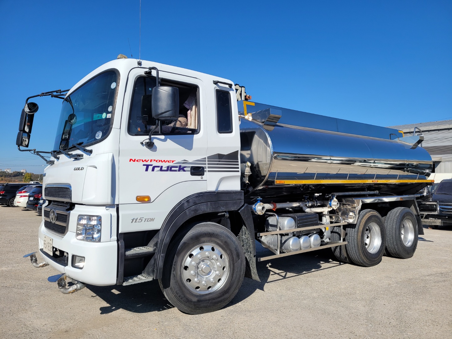 현대 16톤물차16톤살수차스텐탱크 15,000L05년2월787,232Km신규제작특트럭 www.specialtruck.co.kr