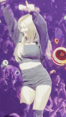  해외콘서트에선 더 섹시한 사나