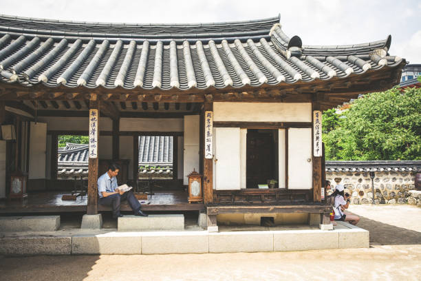 의성어,의태어 툭징