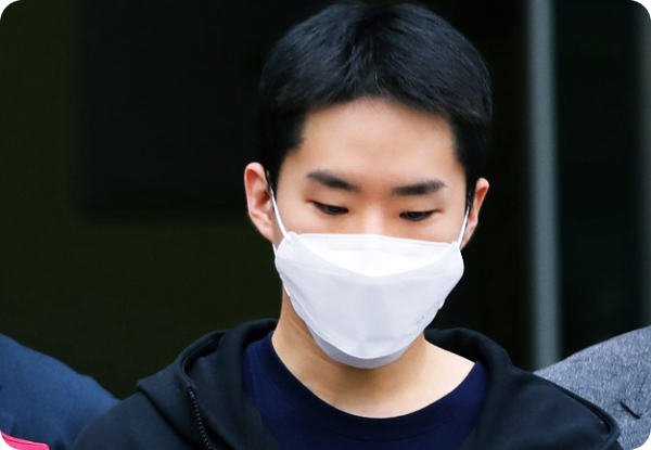  남성 1300여명 불법 '몸캠' 유포·판매한 혐의 김영준, 끝내 얼굴 공개하지 않아