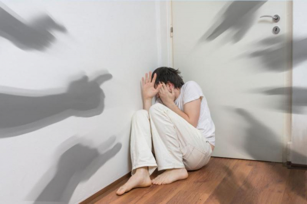 "예민한 성격 그냥 넘기마세요" 정신과 전문의가 알려주는 절대 무시하면 안된다는 조현병 초기증상 6가지