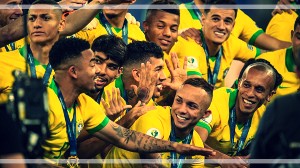 승리를기뻐하는브라질국가대표