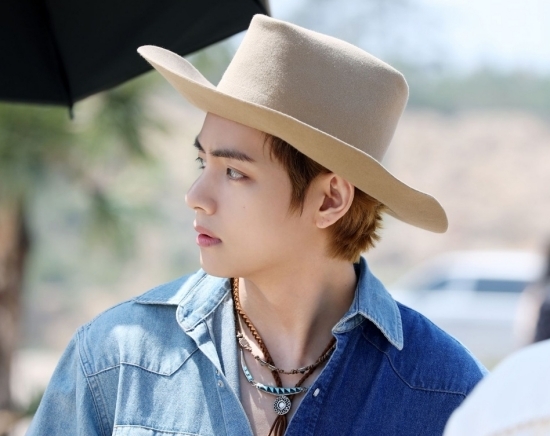  BTS 뷔, 함께 사진 찍고 싶은 남자 [사진]