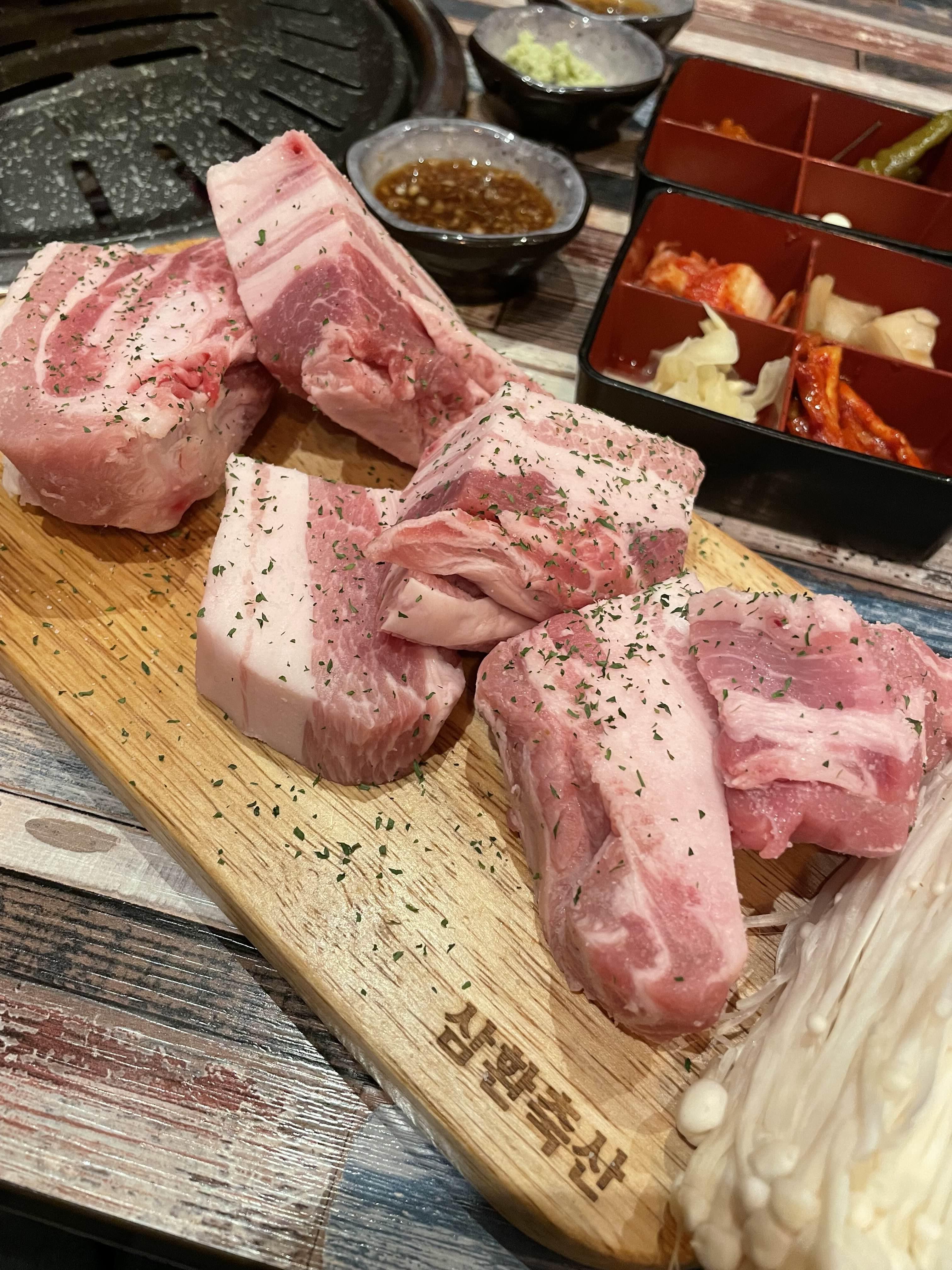  저렴하고 가성비 좋은 삼겹살 맛집 "삼환축산" 화명점