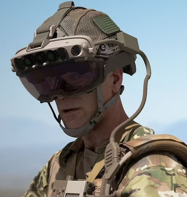  MS의 홀로렌즈, 미 육군 병사들 착용 시 고통...납품 철회 검토도 VIDEO: Microsoft's HoloLens makes soldiers SICK: 80% of US military testing ...