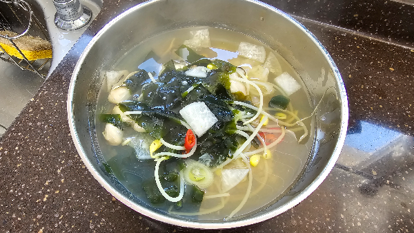 밥넣고 굴국밥 완성하기