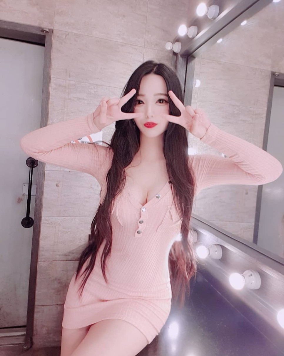  핀업걸 설화 몸매