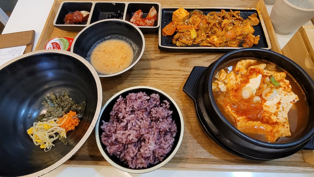 영등포 타임스퀘어 맛집 한식 숨쉬는 순두부 1