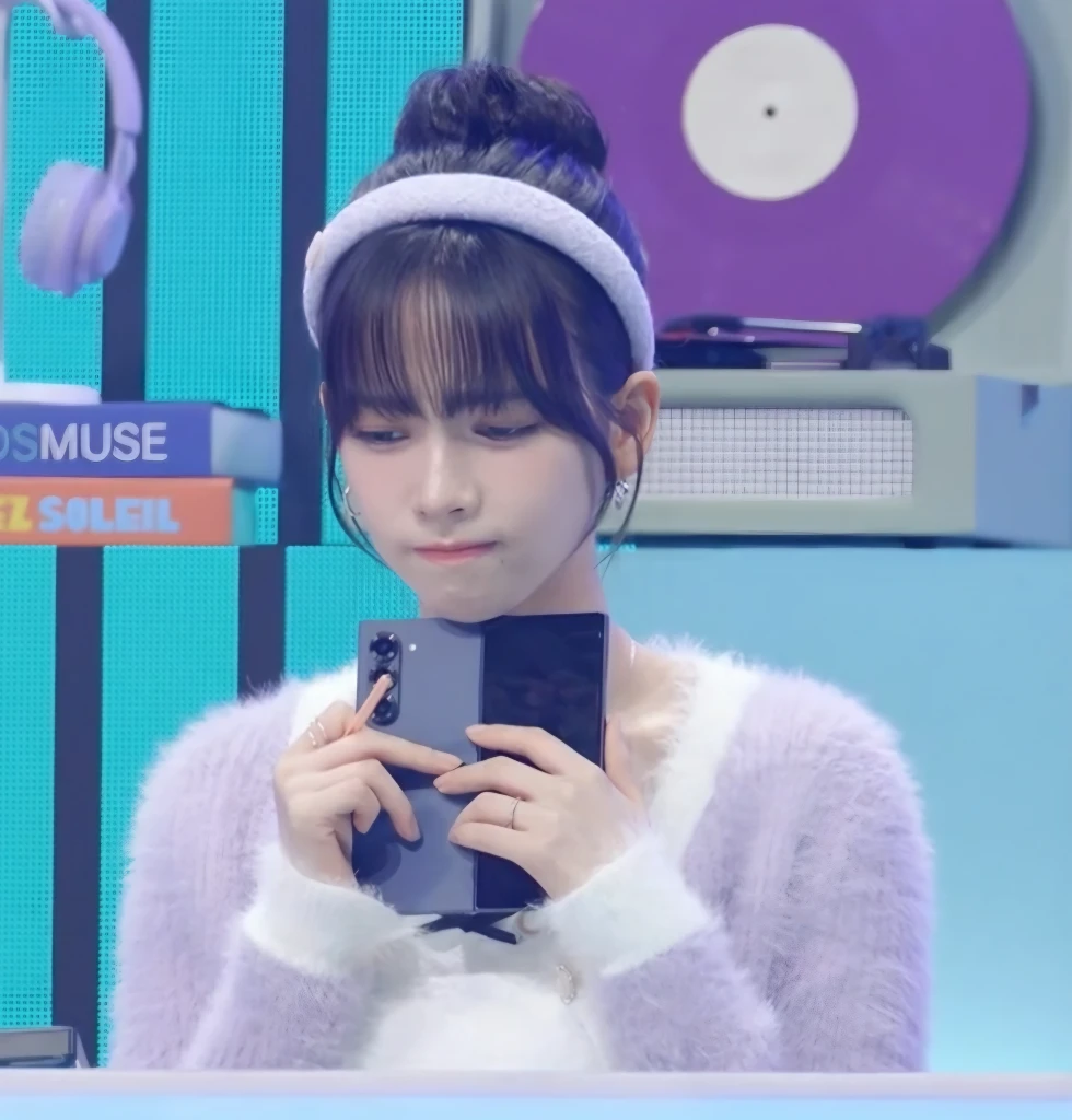 KBS 싱크로유 고민하는 카리나 모습
