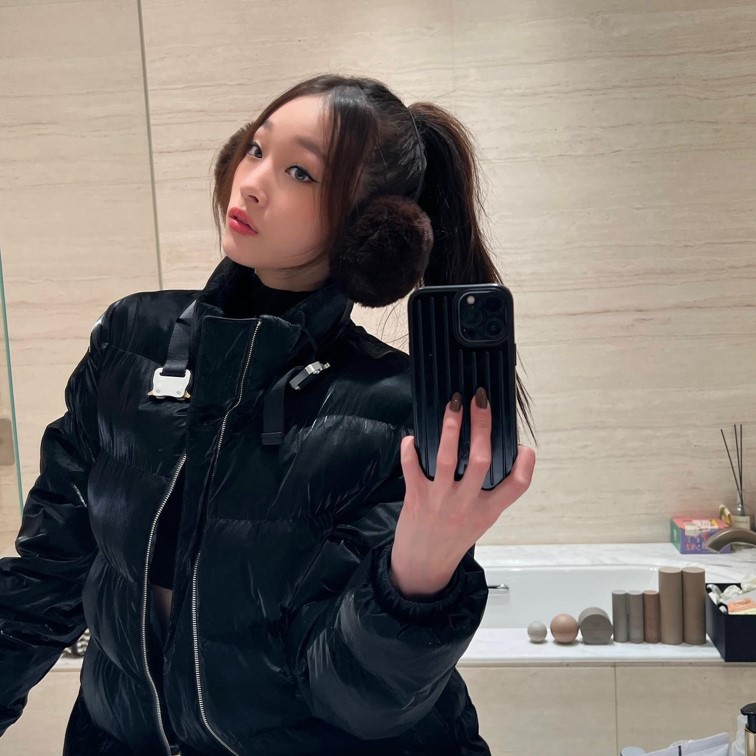  지드래곤 신세계 이명희 회장 외손녀 문서윤 (Annie Moon) 과 콘서트 사진 인증 열애설, 인스타그램 주소 @anniesymoon